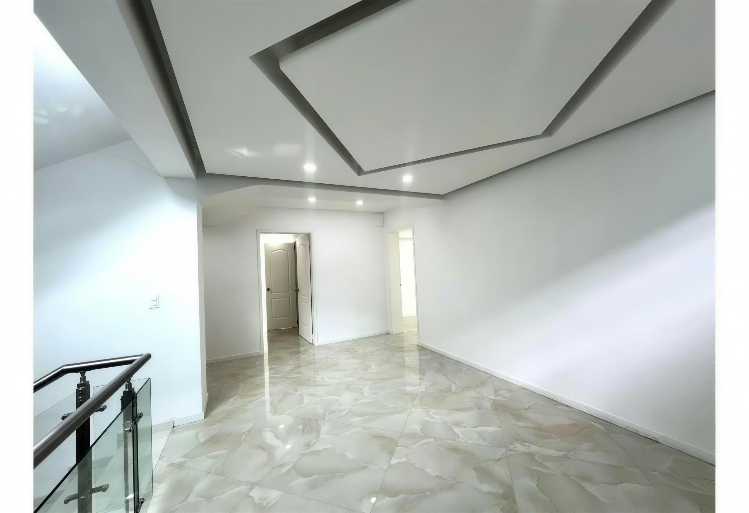 Habitación con techo de drywall de diseño romboidal